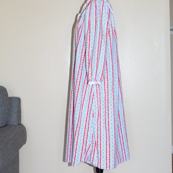Lanz of Salzburg Red Tyrolean Hearts Flowers Flannel Nightgown Women's Small - Picture 3 of 9